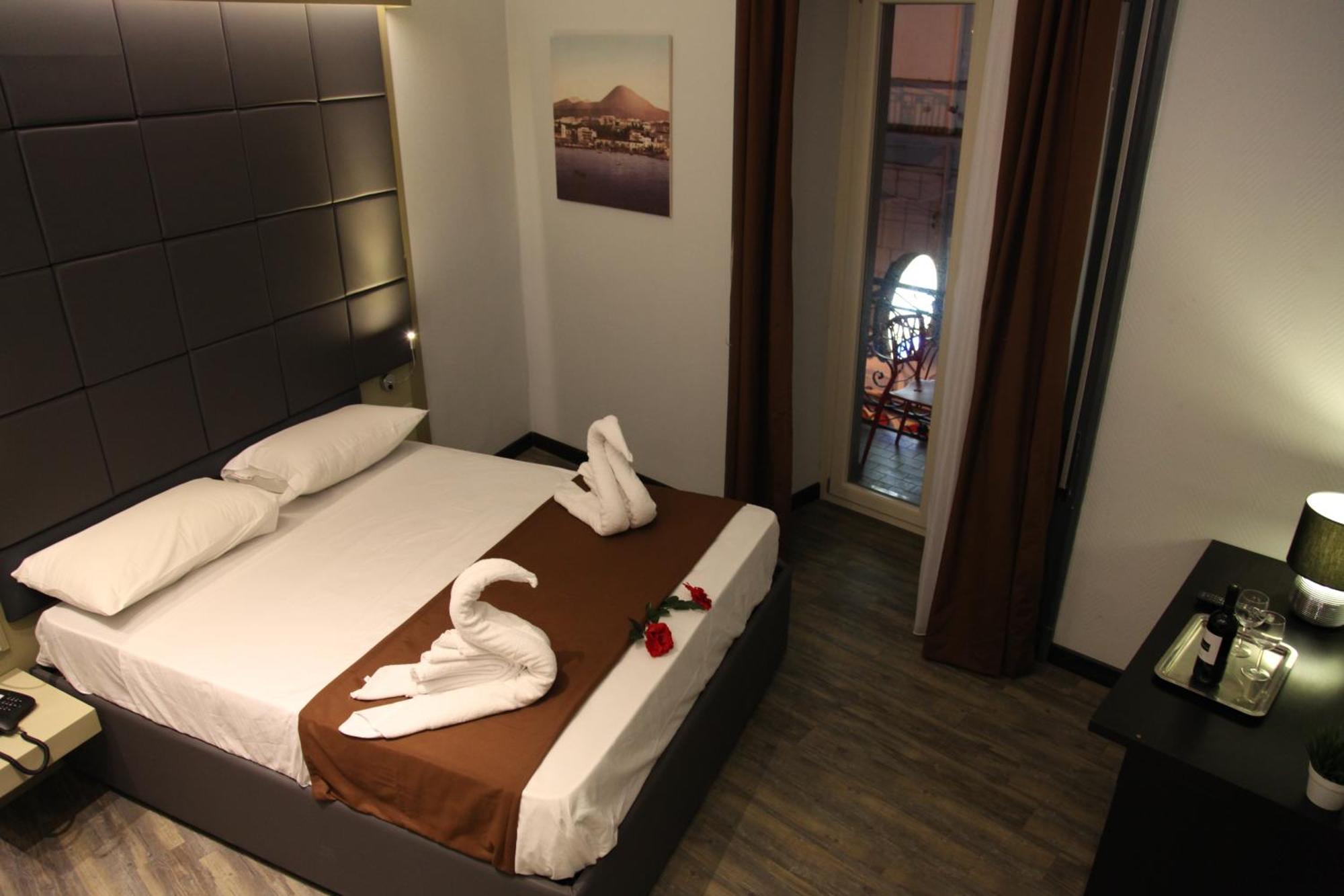 Dolce Vita Rooms Naples Luaran gambar