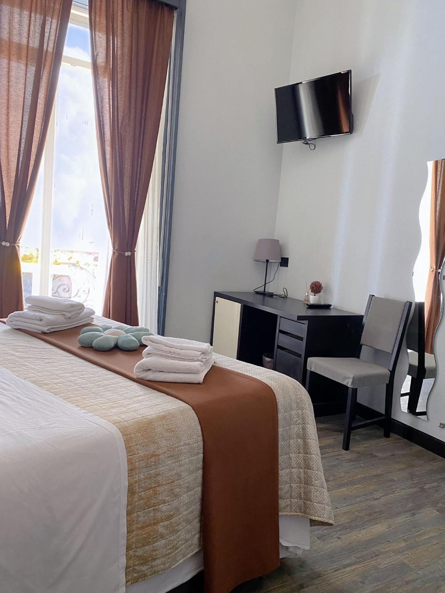 Dolce Vita Rooms Naples Luaran gambar