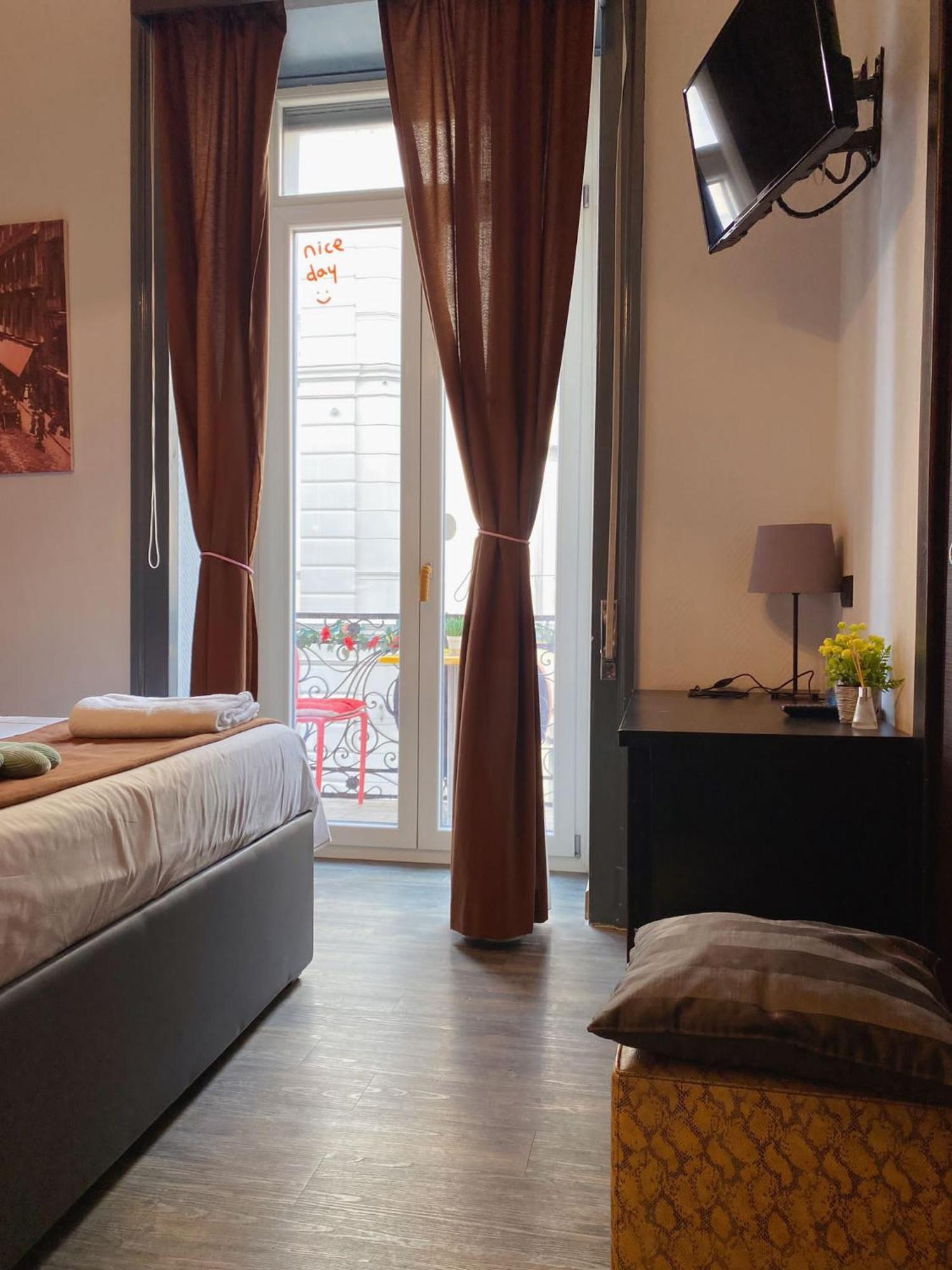 Dolce Vita Rooms Naples Luaran gambar