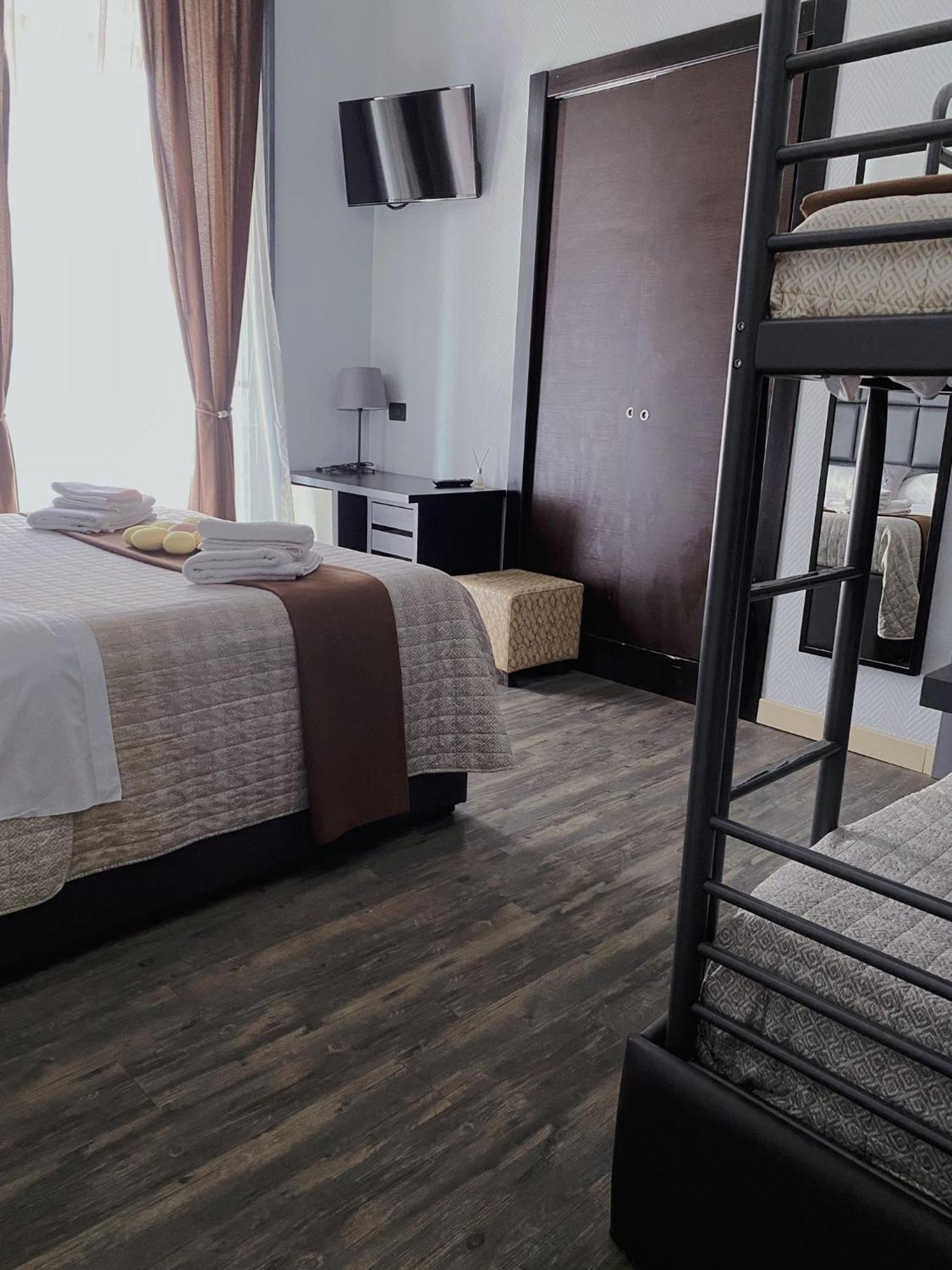 Dolce Vita Rooms Naples Luaran gambar
