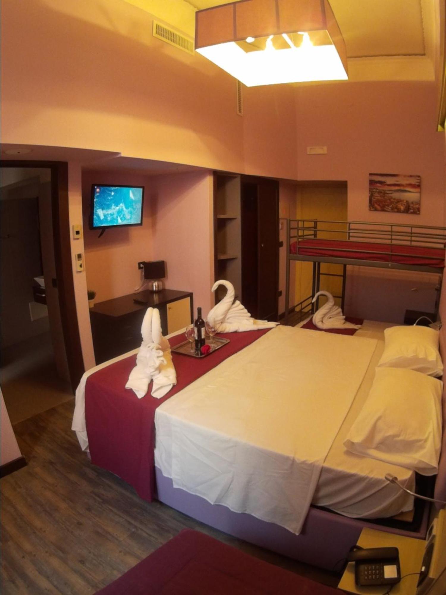 Dolce Vita Rooms Naples Luaran gambar